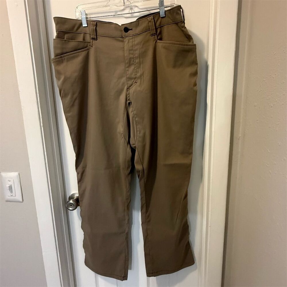 Wrangler Men's Cargo Pants Brown Size 38 Inseam 30 Stretch Pockets